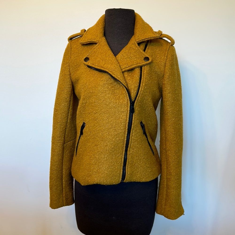 Stylish wool motto jacket